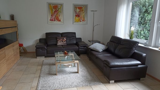Wohnzimmer mit Couch