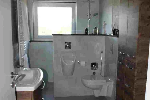 WC mit Urinal