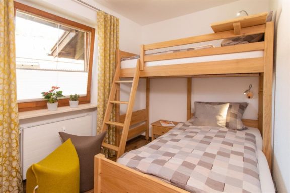Schlafzimmer 2